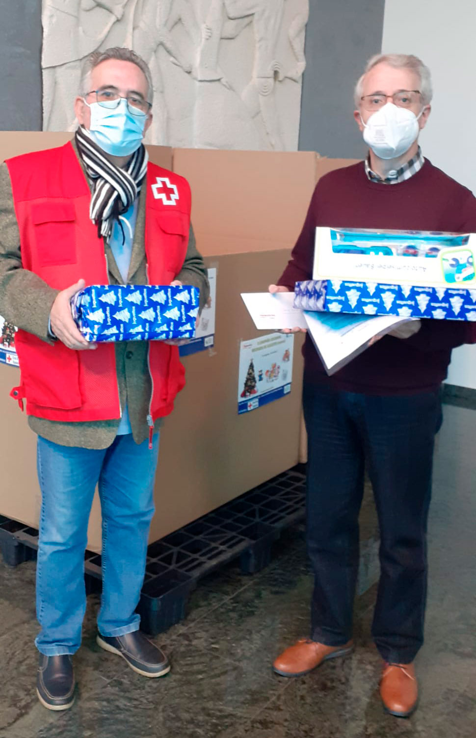 Frimancha recauda juguetes y aporta 1.000 euros para la campaña “Un juguete, mil sonrisas”